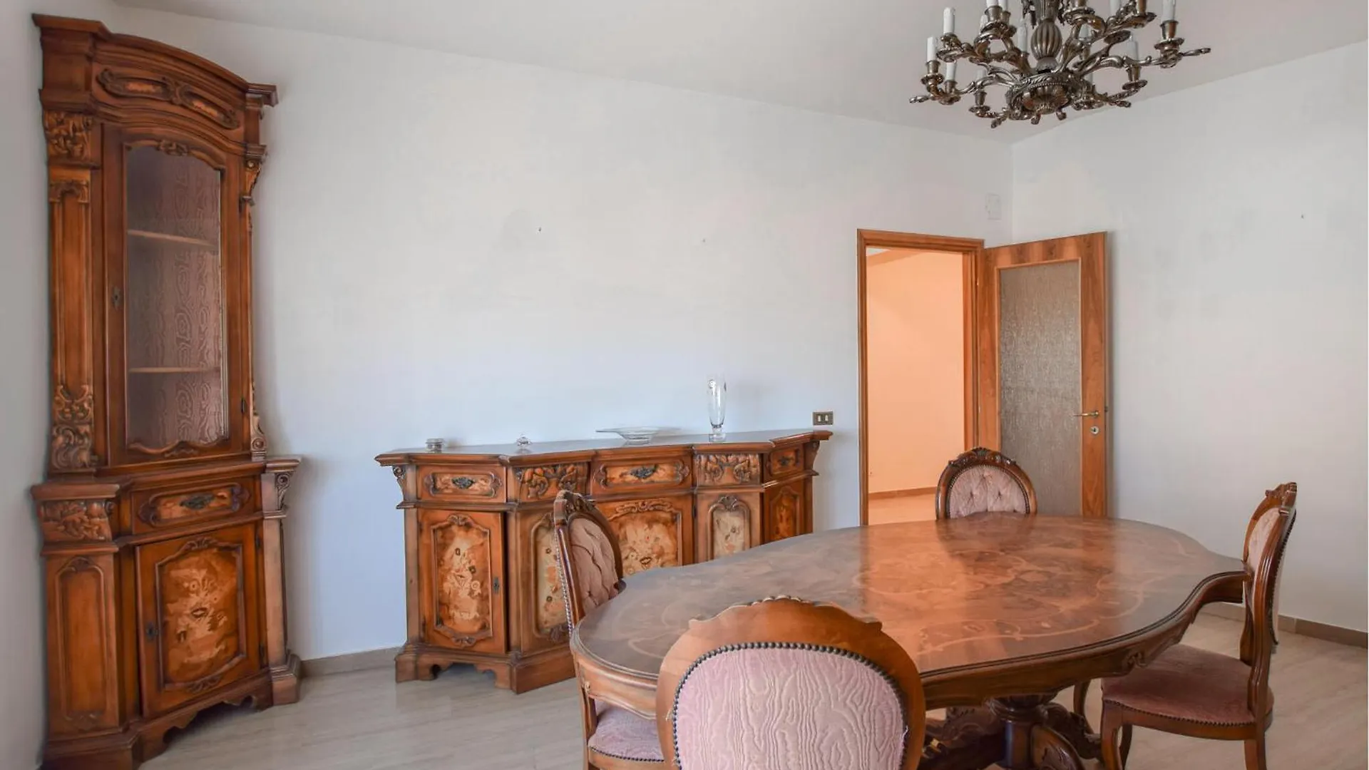 2 Bedroom Beautiful Apartment In Reggio Calabria